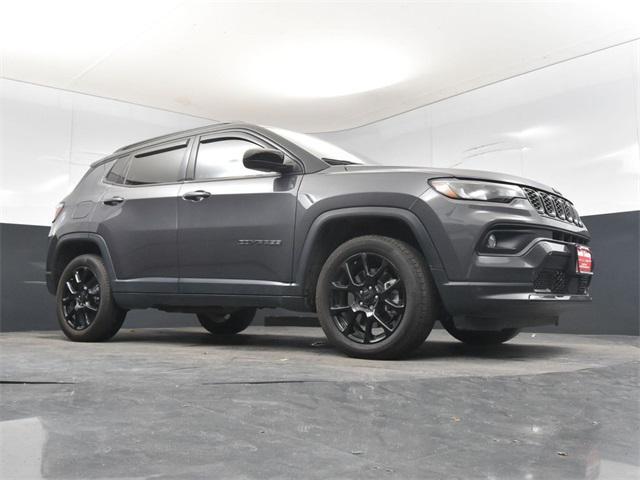 Photo of 2024 Baltic Gray Metallic Clearcoat Jeep Compass