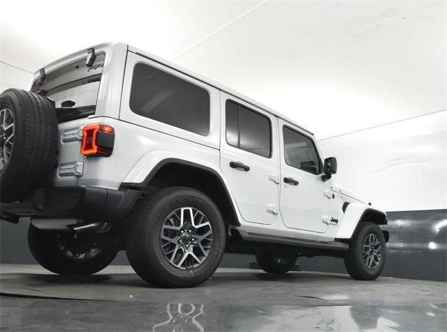 Photo of 2025 Bright White Clearcoat Jeep Wrangler