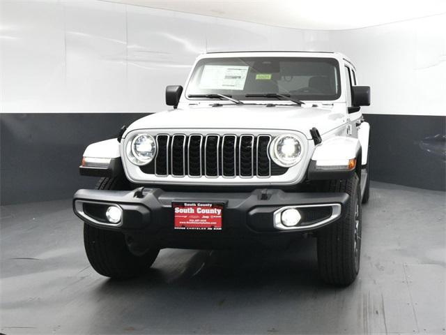 Photo of 2025 Bright White Clearcoat Jeep Wrangler