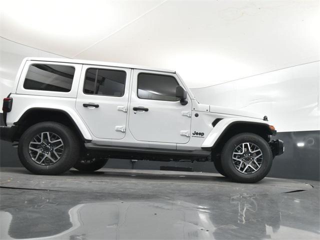 Photo of 2025 Bright White Clearcoat Jeep Wrangler