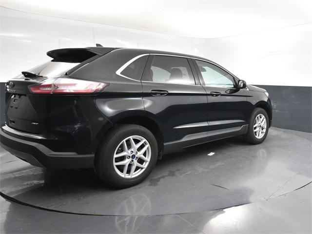 Photo of 2022 Agate Black Metallic Ford Edge