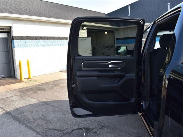 Photo of 2026 Diamond Black Crystal Pearlcoat RAM 1500