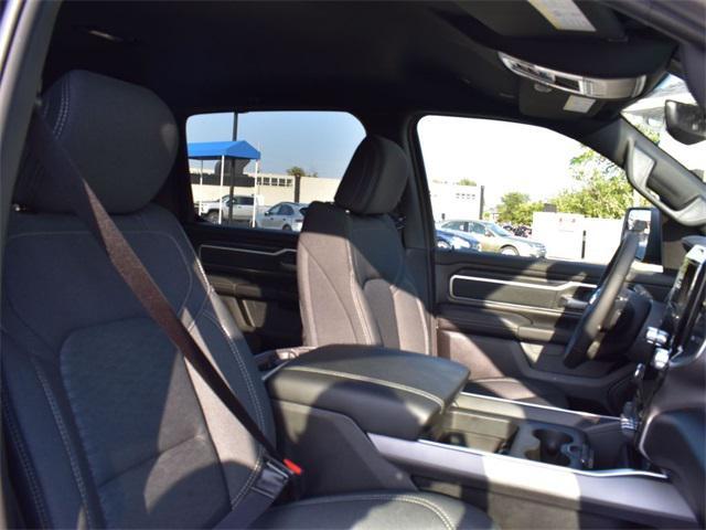 Photo of 2026 Diamond Black Crystal Pearlcoat RAM 1500