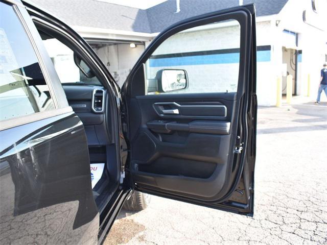 Photo of 2026 Diamond Black Crystal Pearlcoat RAM 1500