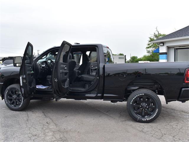 Photo of 2025 Diamond Black Crystal Pearlcoat RAM 2500