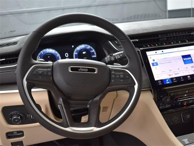 Photo of 2025 Bright White Clearcoat Jeep Grand Cherokee L