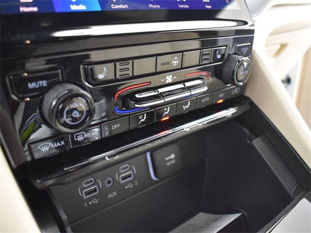 Photo of 2025 Bright White Clearcoat Jeep Grand Cherokee L