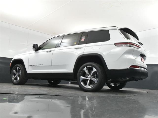 Photo of 2025 Bright White Clearcoat Jeep Grand Cherokee L