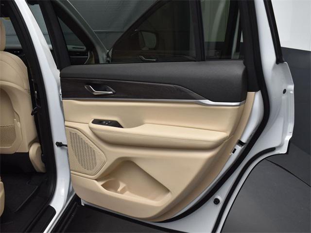 Photo of 2025 Bright White Clearcoat Jeep Grand Cherokee L