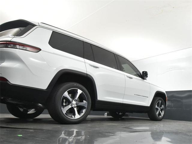 Photo of 2025 Bright White Clearcoat Jeep Grand Cherokee L