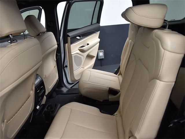Photo of 2025 Bright White Clearcoat Jeep Grand Cherokee L