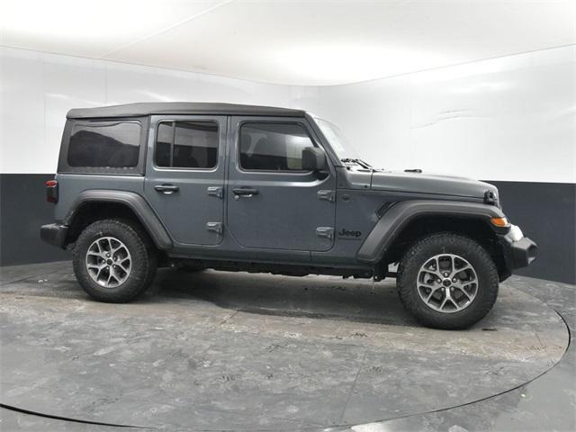 Photo of 2025 Anvil Clearcoat Jeep Wrangler