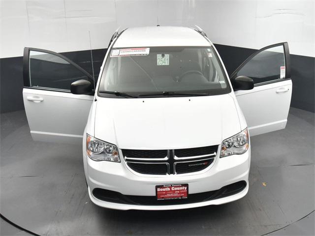 Photo of 2018 White Knuckle Clearcoat Dodge Grand Caravan