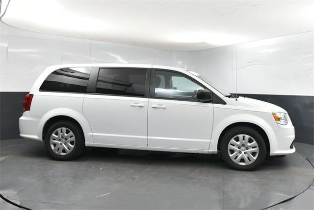 Photo of 2018 White Knuckle Clearcoat Dodge Grand Caravan
