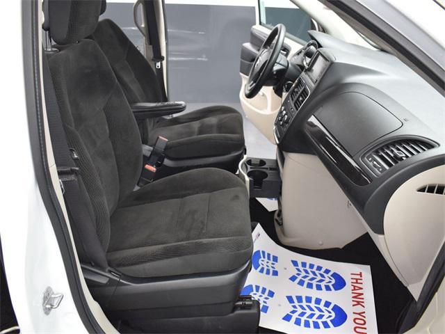 Photo of 2018 White Knuckle Clearcoat Dodge Grand Caravan