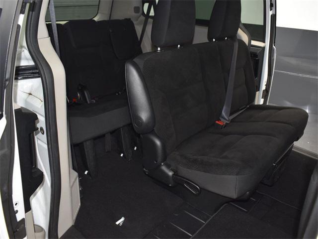 Photo of 2018 White Knuckle Clearcoat Dodge Grand Caravan