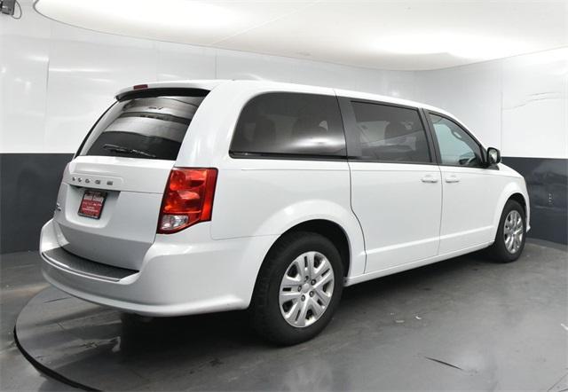 Photo of 2018 White Knuckle Clearcoat Dodge Grand Caravan