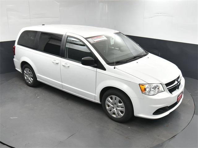 Photo of 2018 White Knuckle Clearcoat Dodge Grand Caravan