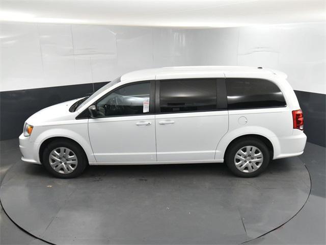 Photo of 2018 White Knuckle Clearcoat Dodge Grand Caravan
