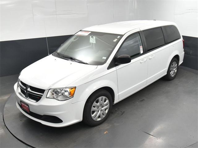 Photo of 2018 White Knuckle Clearcoat Dodge Grand Caravan