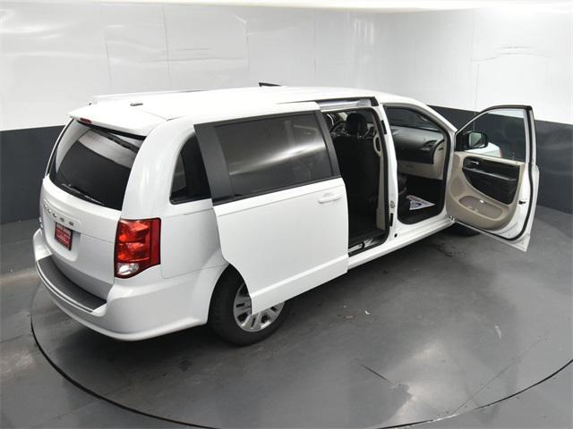 Photo of 2018 White Knuckle Clearcoat Dodge Grand Caravan