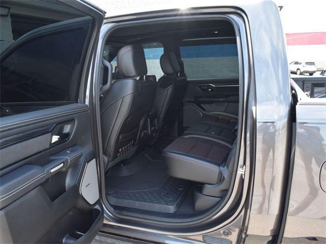 Photo of 2025 Granite Crystal Metallic Clearcoat RAM 1500
