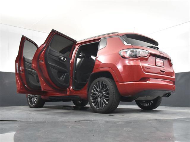 Photo of 2022 Redline Pearlcoat Jeep Compass