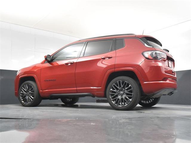 Photo of 2022 Redline Pearlcoat Jeep Compass