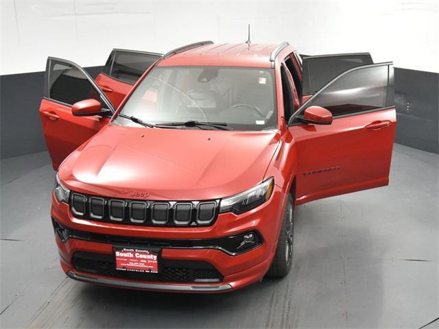 Photo of 2022 Redline Pearlcoat Jeep Compass