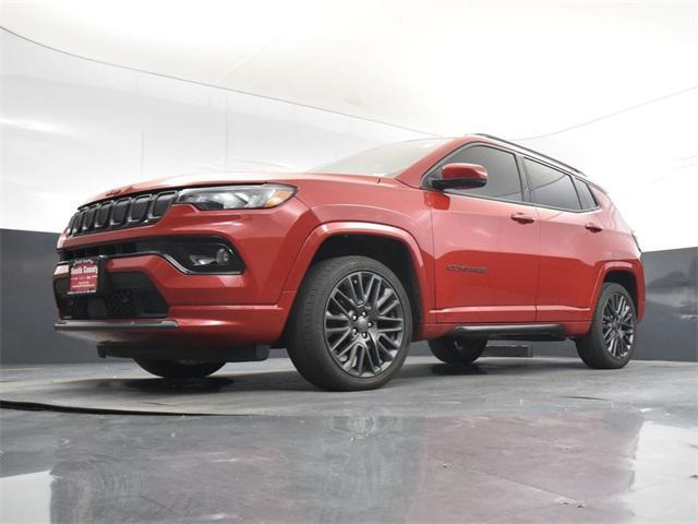 Photo of 2022 Redline Pearlcoat Jeep Compass