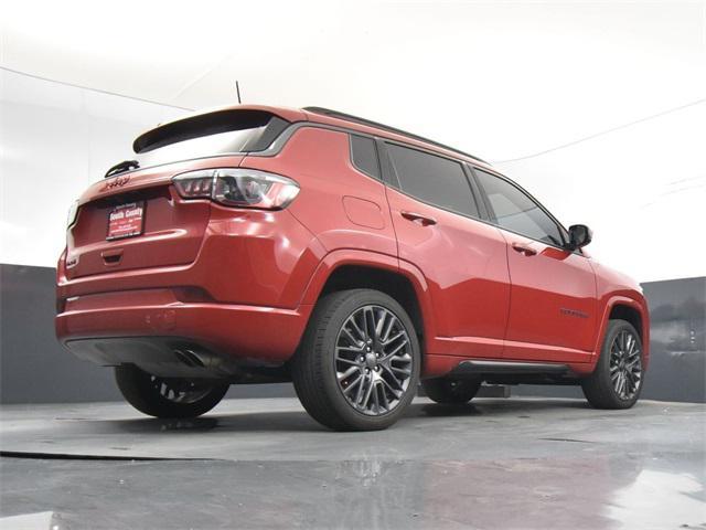 Photo of 2022 Redline Pearlcoat Jeep Compass