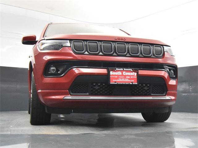 Photo of 2022 Redline Pearlcoat Jeep Compass