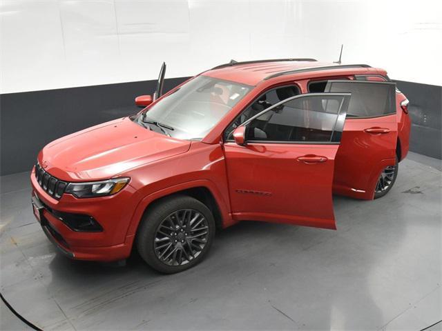 Photo of 2022 Redline Pearlcoat Jeep Compass