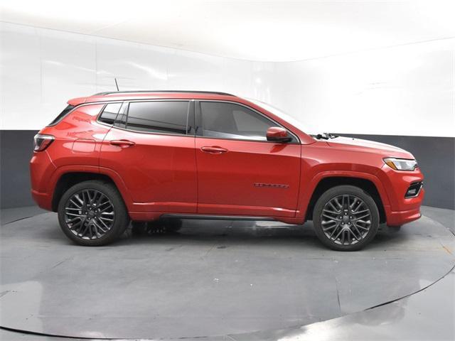 Photo of 2022 Redline Pearlcoat Jeep Compass