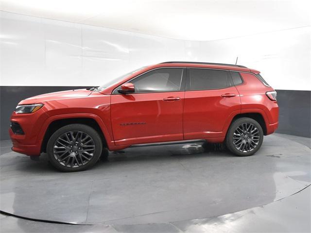 Photo of 2022 Redline Pearlcoat Jeep Compass