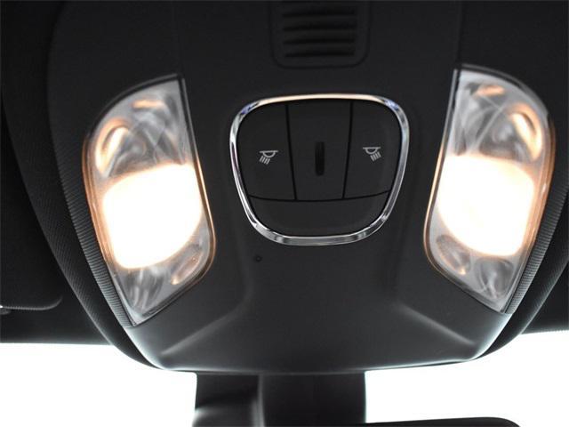 Photo of 2022 Redline Pearlcoat Jeep Compass