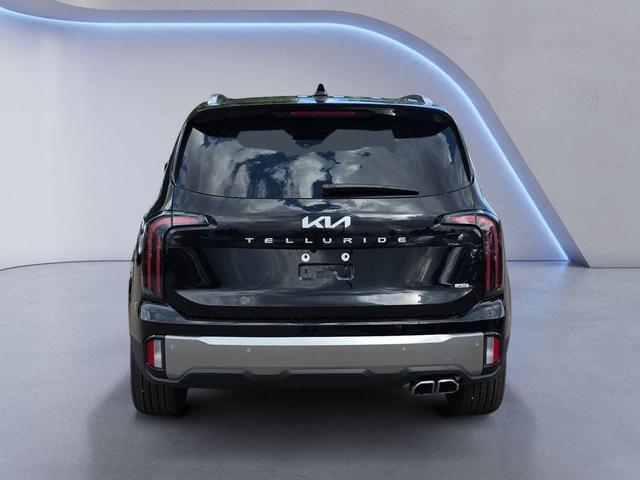Photo of 2025 Ebony Black Kia Telluride
