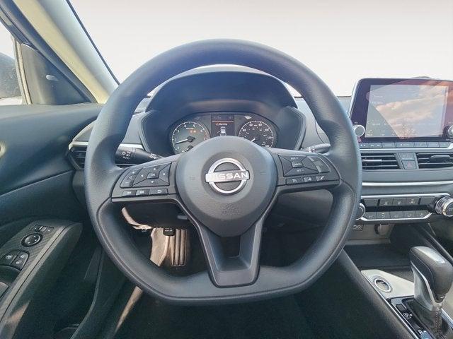 Photo of 2025 Black Nissan Altima