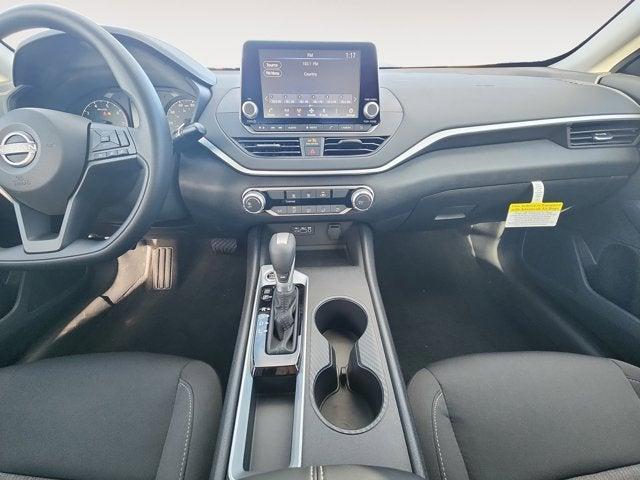 Photo of 2025 Black Nissan Altima