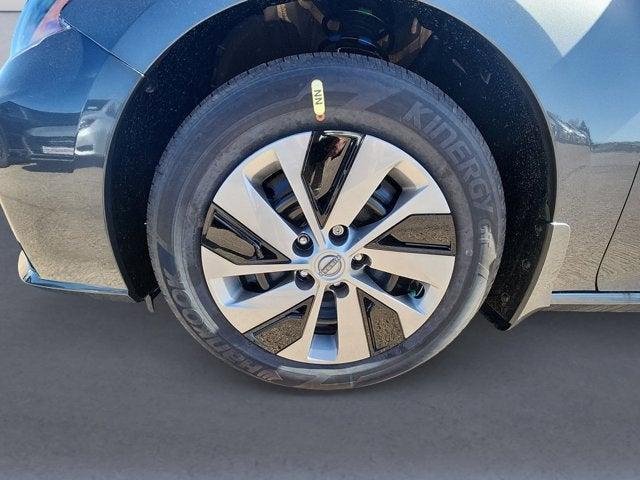 Photo of 2025 Gun Metallic Nissan Altima