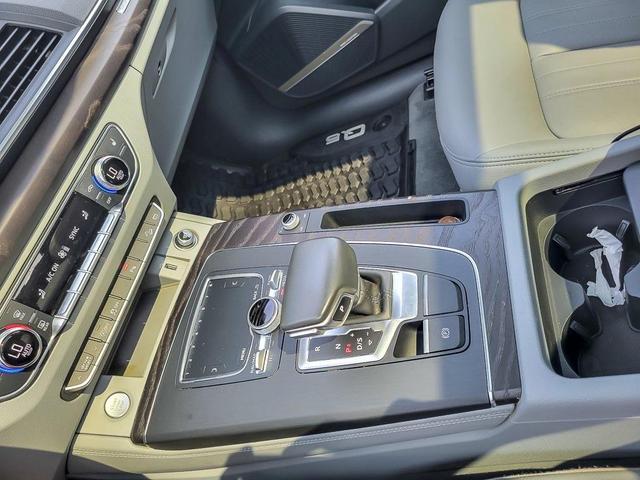 Photo of 2020 Moonlight Blue Metallic Audi Q5