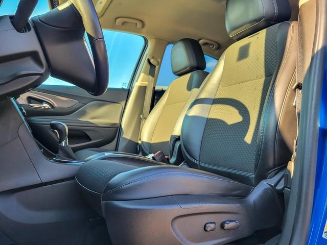 Photo of 2017 Brilliant Blue Metallic Buick Encore