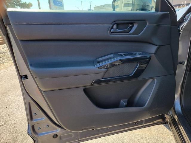 Photo of 2024 Gun Metallic Nissan Pathfinder