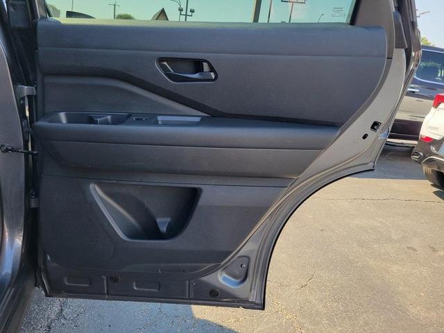 Photo of 2024 Gun Metallic Nissan Pathfinder