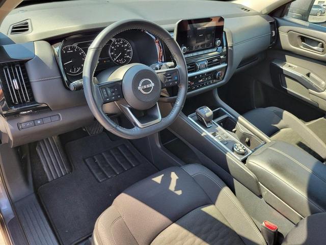 Photo of 2024 Gun Metallic Nissan Pathfinder