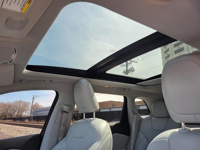Photo of 2019 Diamond Black Jeep Cherokee