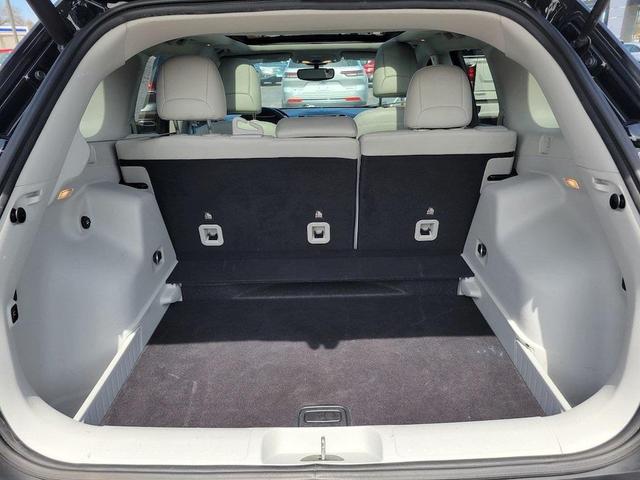 Photo of 2019 Diamond Black Jeep Cherokee