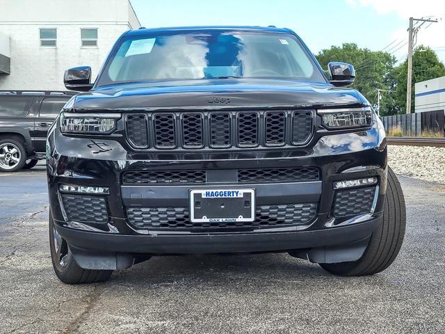 Photo of 2022 Diamond Black Jeep Grand Cherokee L