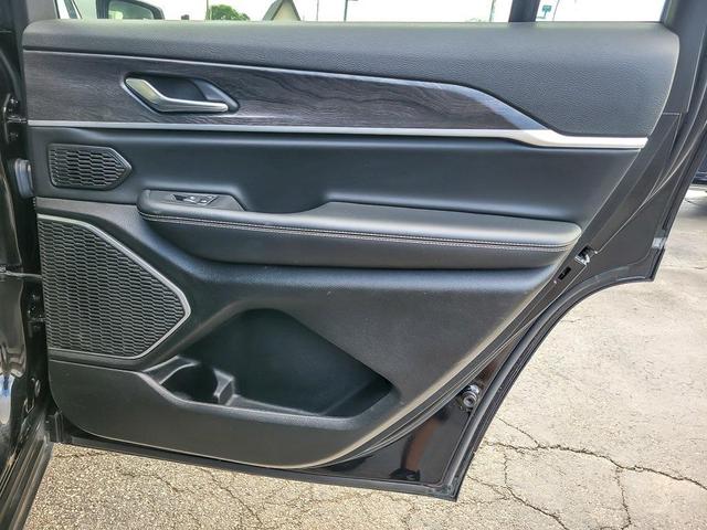 Photo of 2022 Diamond Black Jeep Grand Cherokee L