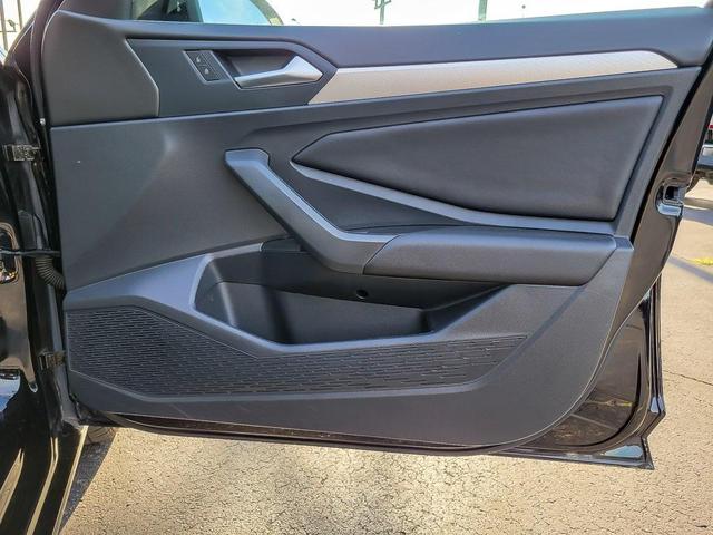 Photo of 2019 Black Volkswagen Jetta